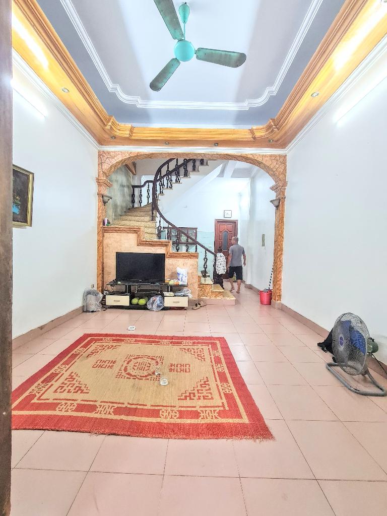 Bán nhà Lĩnh Nam - diện tích 59.8m2 3 tầng - Ô TÔ TRÁNH - giá 21,5 tỷ
