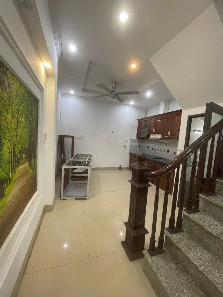 Bán nhà Nguyễn Xiển - diện tích 35m2 2 tầng - ô tô gần nhà - giá 2,75 tỷ