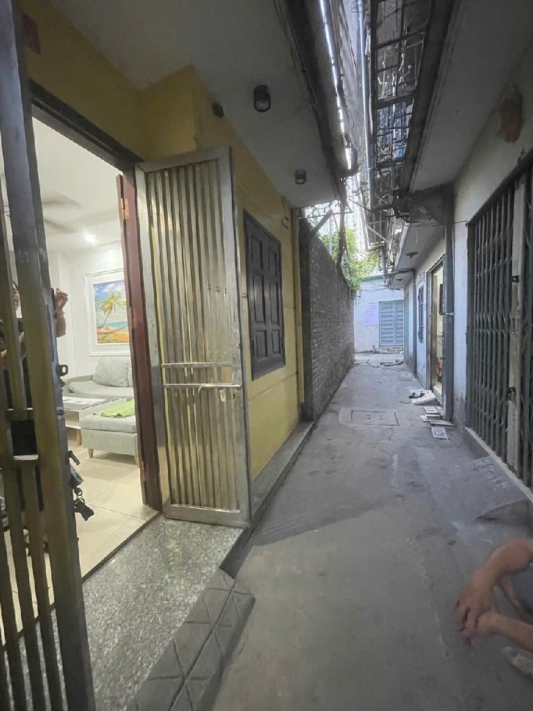 Bán nhà Nguyễn Xiển - diện tích 35m2 2 tầng - ô tô gần nhà - giá 2,75 tỷ