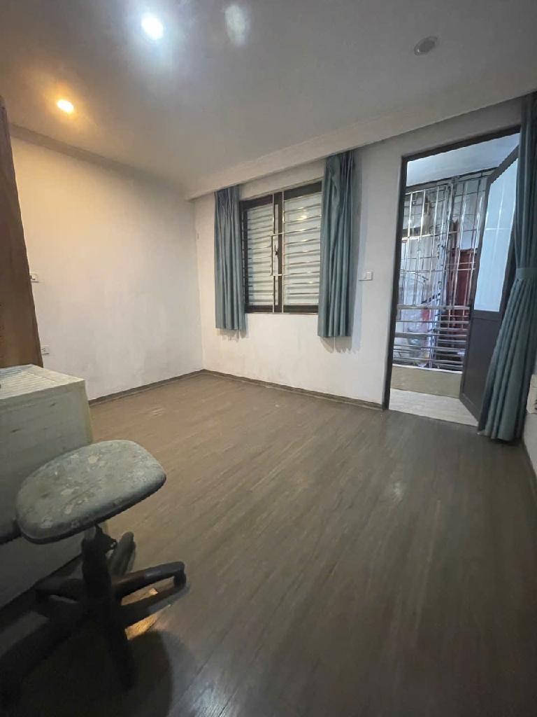 Bán nhà Nguyễn Xiển - diện tích 35m2 2 tầng - ô tô gần nhà - giá 2,75 tỷ