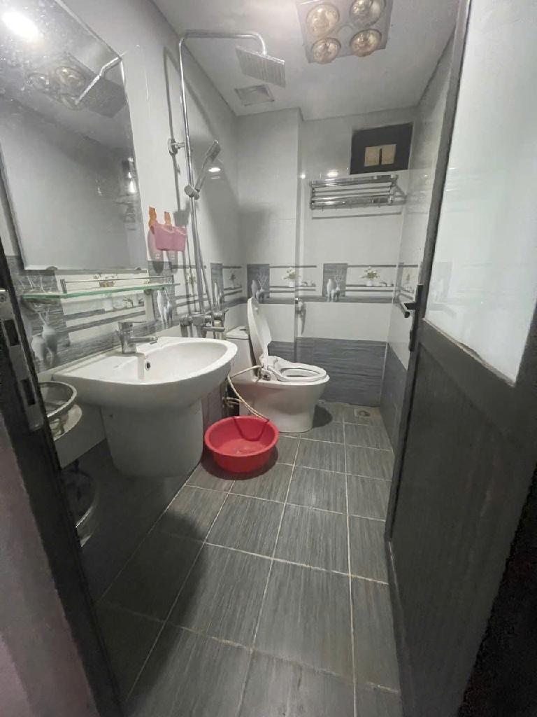 Bán nhà Nguyễn Xiển - diện tích 35m2 2 tầng - ô tô gần nhà - giá 2,75 tỷ