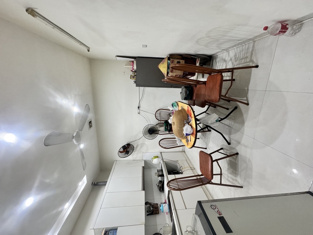 Bán nhà Đông Thiên - diện tích 43m2 2 tầng - ô tô đỗ cửa - giá 3,3 tỷ