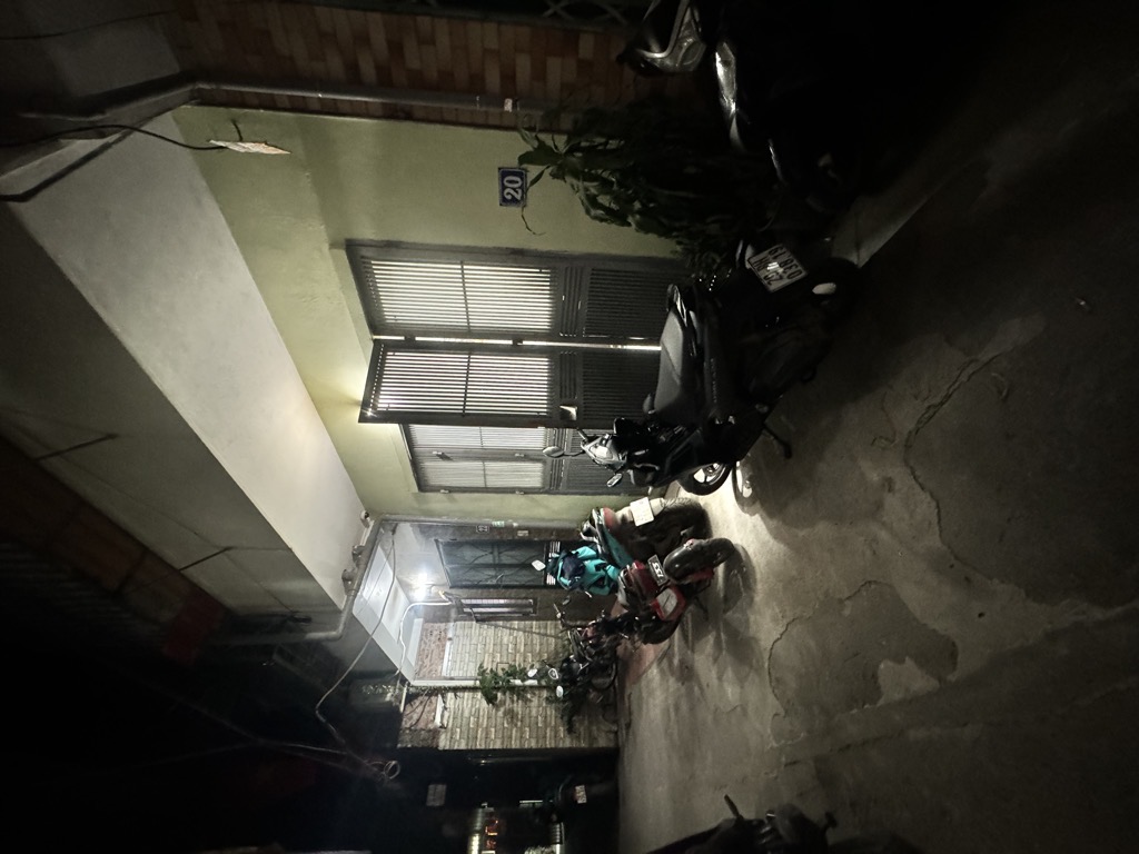 Bán nhà Đông Thiên - diện tích 43m2 2 tầng - ô tô đỗ cửa - giá 3,3 tỷ