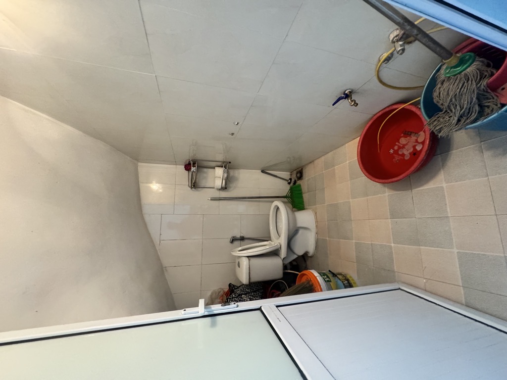 Bán nhà Đông Thiên - diện tích 43m2 2 tầng - ô tô đỗ cửa - giá 3,3 tỷ