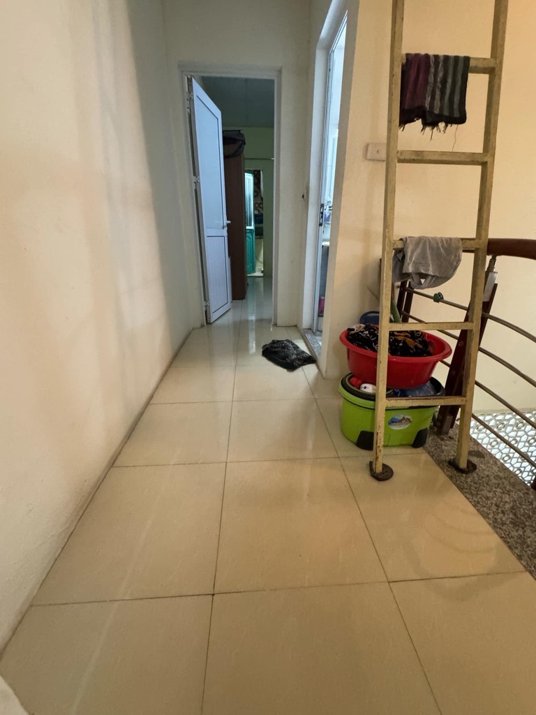 Bán nhà Đông Thiên - diện tích 43m2 2 tầng - ô tô đỗ cửa - giá 3,3 tỷ