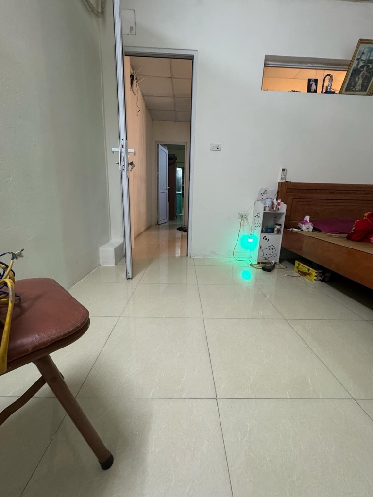 Bán nhà Đông Thiên - diện tích 43m2 2 tầng - ô tô đỗ cửa - giá 3,3 tỷ