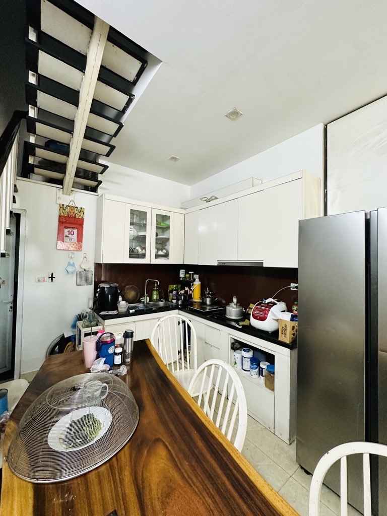 Bán nhà Đỗ Mười - diện tích 56.2m2 2 tầng - Mặt phố - giá 11 tỷ