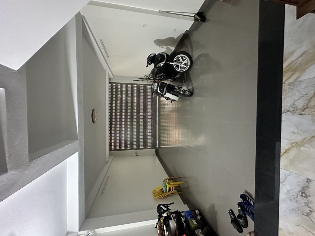 Bán nhà Tân Mai - diện tích 51m2 8 tầng - Ô TÔ CẤT TRONG NHÀ - giá 24,8 tỷ