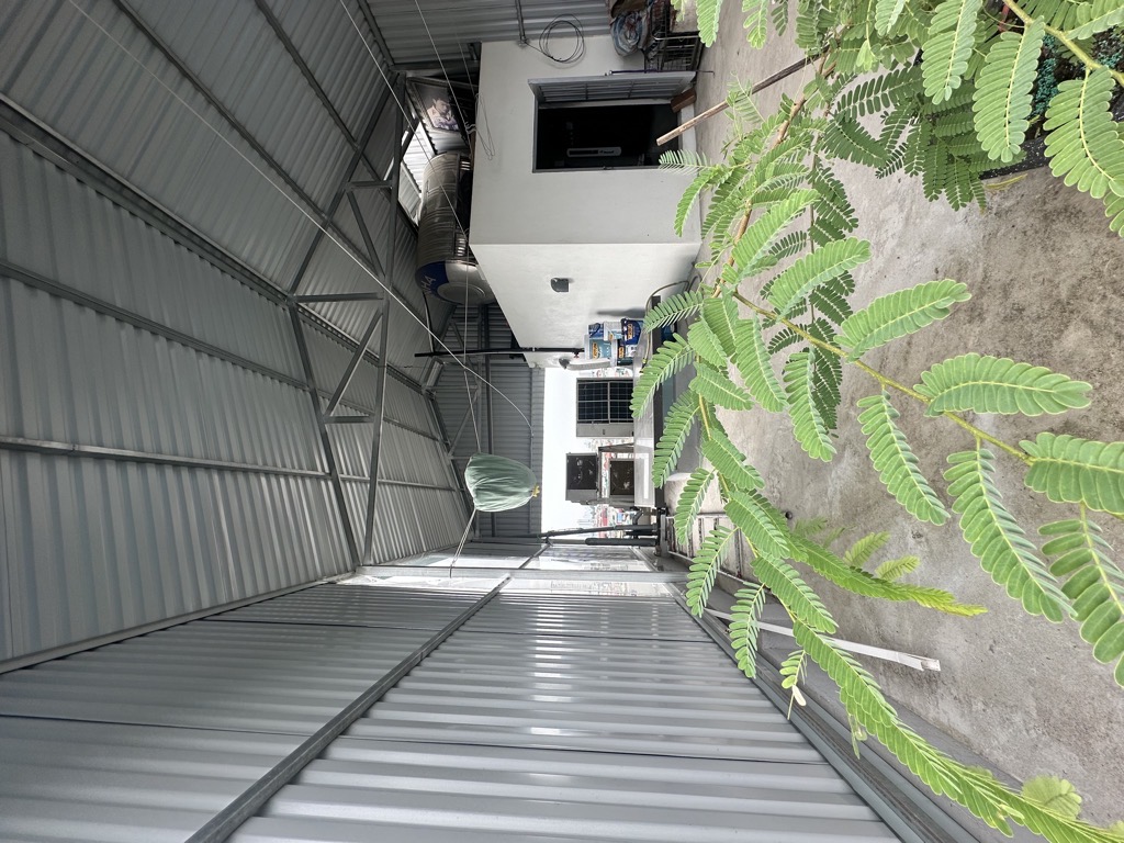 Bán nhà Tân Mai - diện tích 51m2 8 tầng - Ô TÔ CẤT TRONG NHÀ - giá 24,8 tỷ