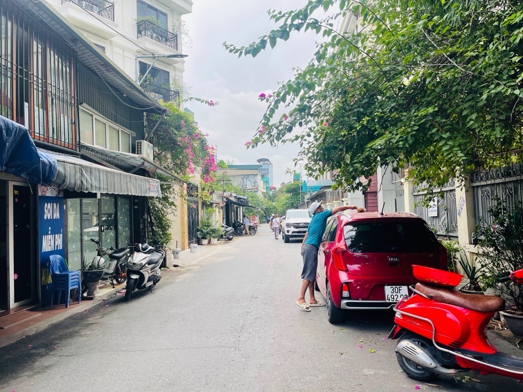 Bán nhà Kim Ngưu - diện tích 27m2 2 tầng - Ô TÔ TRÁNH NHAU - giá 2,98 tỷ