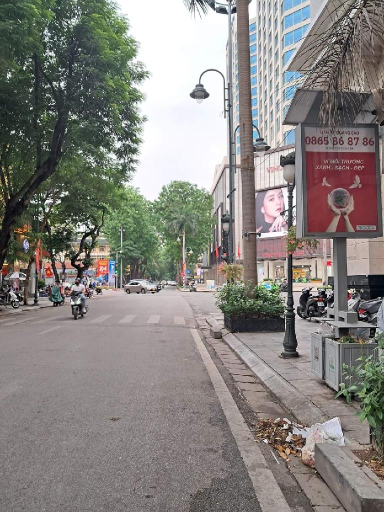 Bán nhà Bà Triệu - diện tích 18,5m2 5 tầng - SIÊU PHẨM MẶT PHỐ - giá 23,5 tỷ