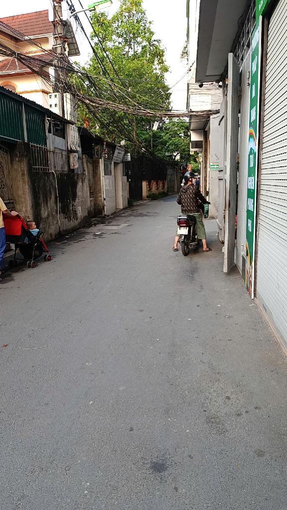 Bán nhà Vũ Tông Phan - diện tích 173m2 1 tầng - Mặt ngõ ô tô tránh - giá 12,6 tỷ