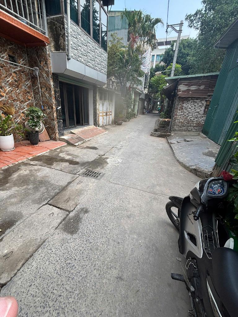 Bán nhà Hoàng Đạo Thành - diện tích 33,1m2 2 tầng - Ô tô chạy vòng quanh - giá 9,5 tỷ