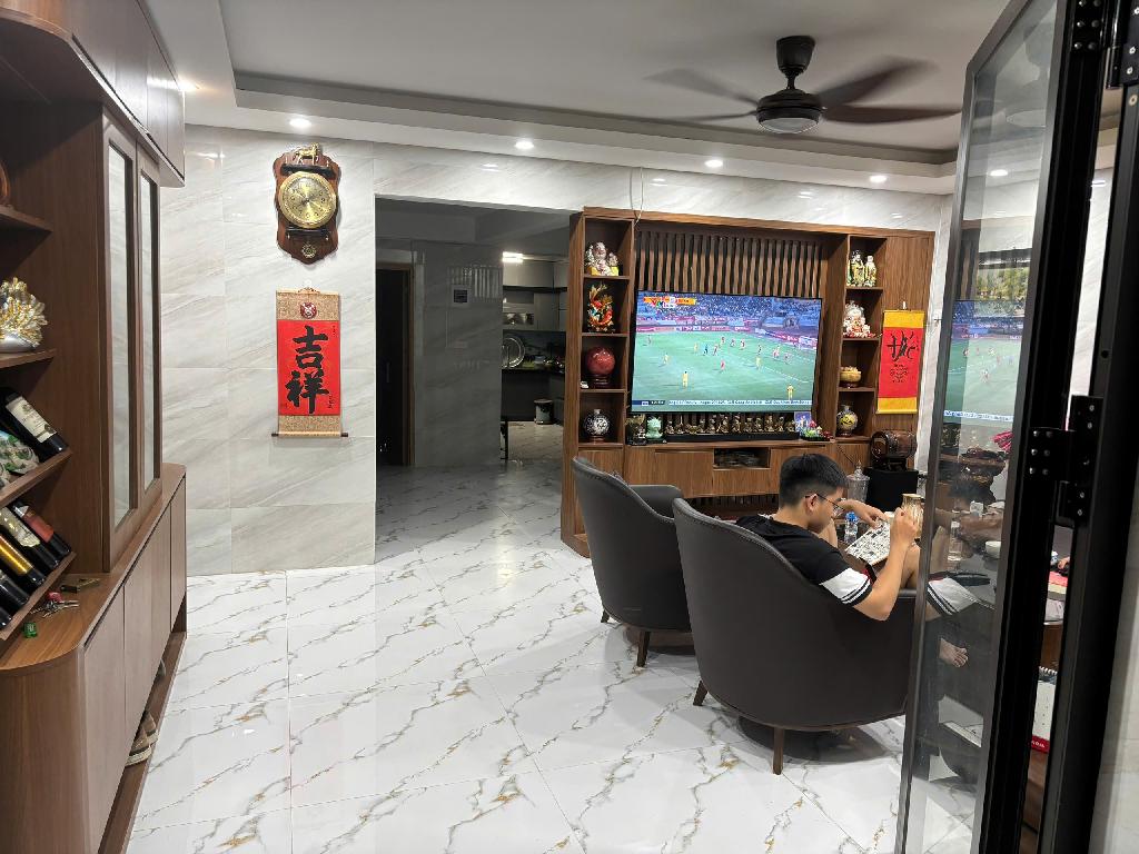 Bán nhà Hoàng Đạo Thành - diện tích 33,1m2 2 tầng - Ô tô chạy vòng quanh - giá 9,5 tỷ