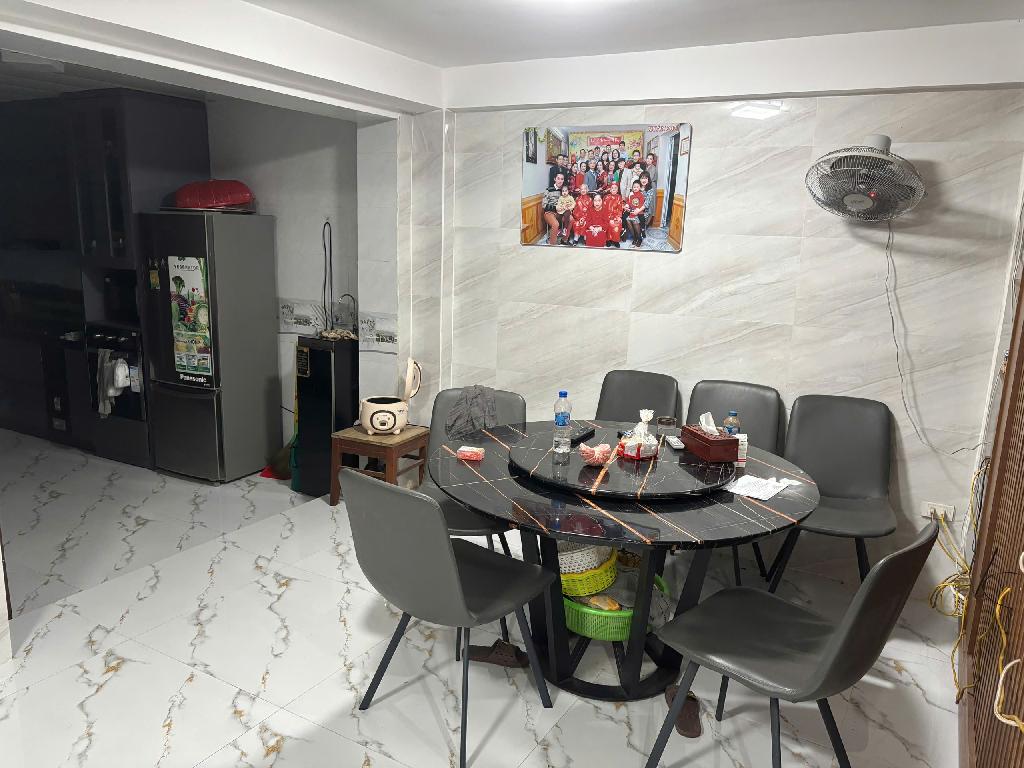 Bán nhà Hoàng Đạo Thành - diện tích 33,1m2 2 tầng - Ô tô chạy vòng quanh - giá 9,5 tỷ