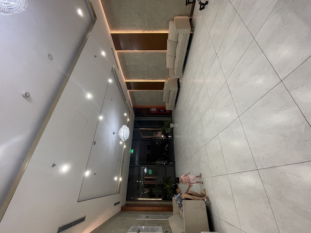 Bán nhà Hoàng Mai - diện tích 114m2 11 tầng - Căn hộ đẹp, giá 10,6 tỷ