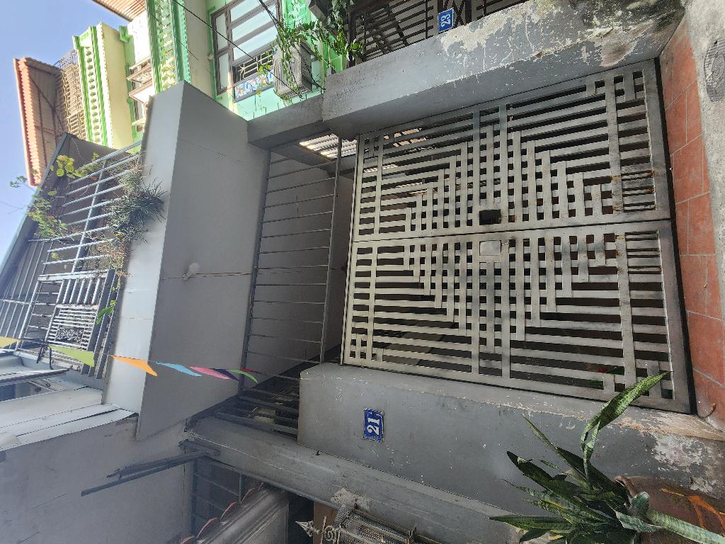 Bán nhà Lĩnh Nam - diện tích 74.1m2 3 tầng - Lô góc thoáng sáng - giá 16,8 tỷ