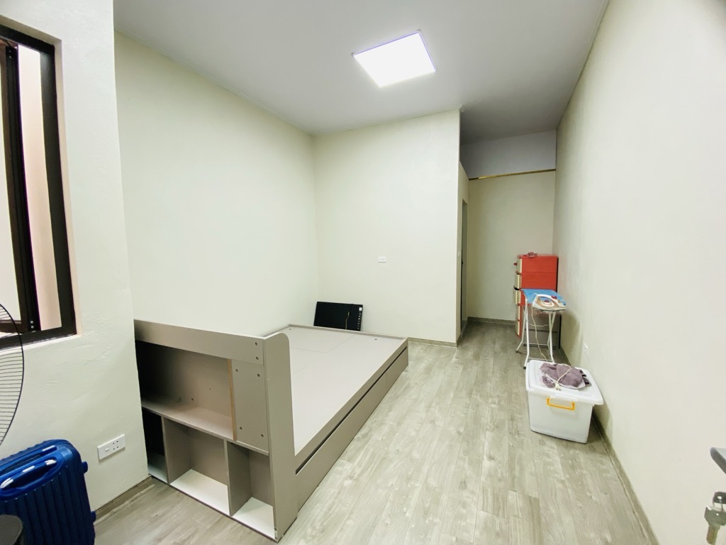 Bán nhà Ngõ Thịnh Quang - diện tích 99,9m2 4 tầng - Ô tô qua nhà - giá 24,5 tỷ