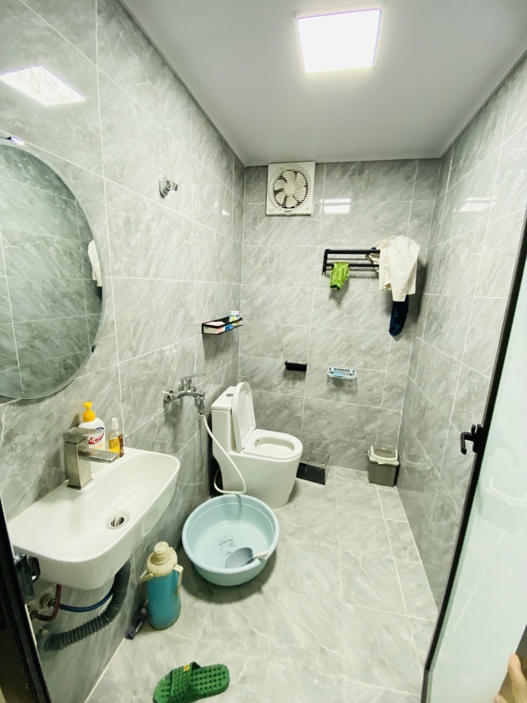 Bán nhà Ngõ Thịnh Quang - diện tích 99,9m2 4 tầng - Ô tô qua nhà - giá 24,5 tỷ