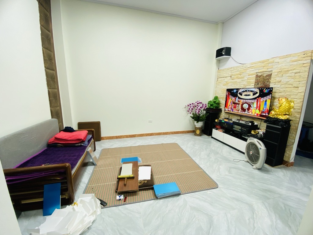 Bán nhà Ngõ Thịnh Quang - diện tích 99,9m2 4 tầng - Ô tô qua nhà - giá 24,5 tỷ