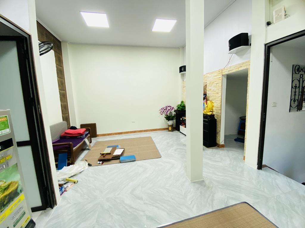 Bán nhà Ngõ Thịnh Quang - diện tích 99,9m2 4 tầng - Ô tô qua nhà - giá 24,5 tỷ