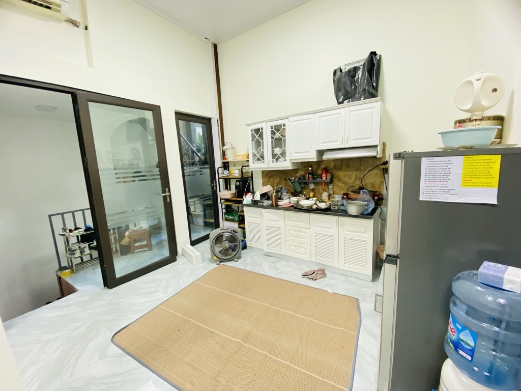 Bán nhà Ngõ Thịnh Quang - diện tích 99,9m2 4 tầng - Ô tô qua nhà - giá 24,5 tỷ