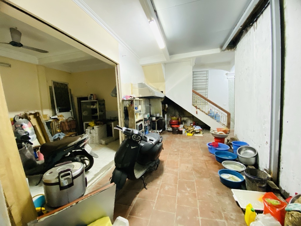 Bán nhà Ngõ Thịnh Quang - diện tích 99,9m2 4 tầng - Ô tô qua nhà - giá 24,5 tỷ