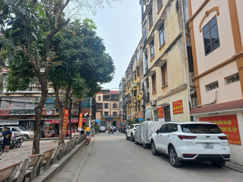 Bán nhà Vương Thừa Vũ - diện tích 80m2 5 tầng - Ô TÔ ĐỖ - giá 4 tỷ