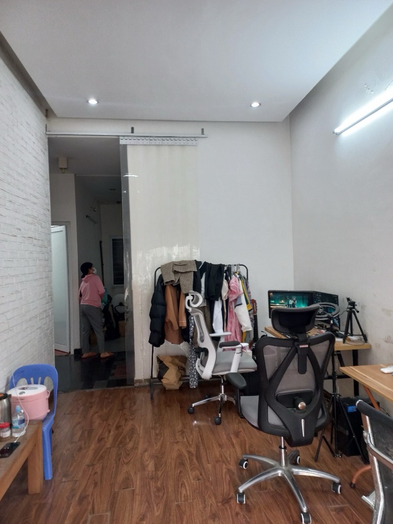 Bán nhà Vương Thừa Vũ - diện tích 80m2 5 tầng - Ô TÔ ĐỖ - giá 4 tỷ