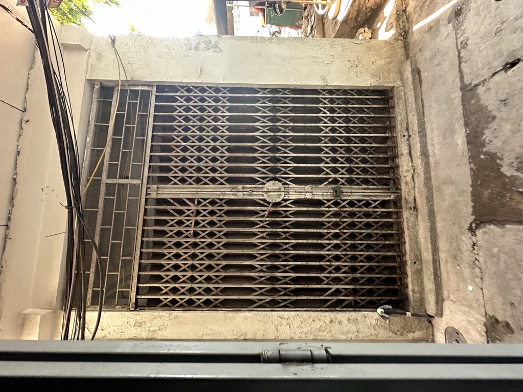 Bán nhà Trần Khát Chân - diện tích 18,4m2 5 tầng - Mặt phố - giá 7,6 tỷ