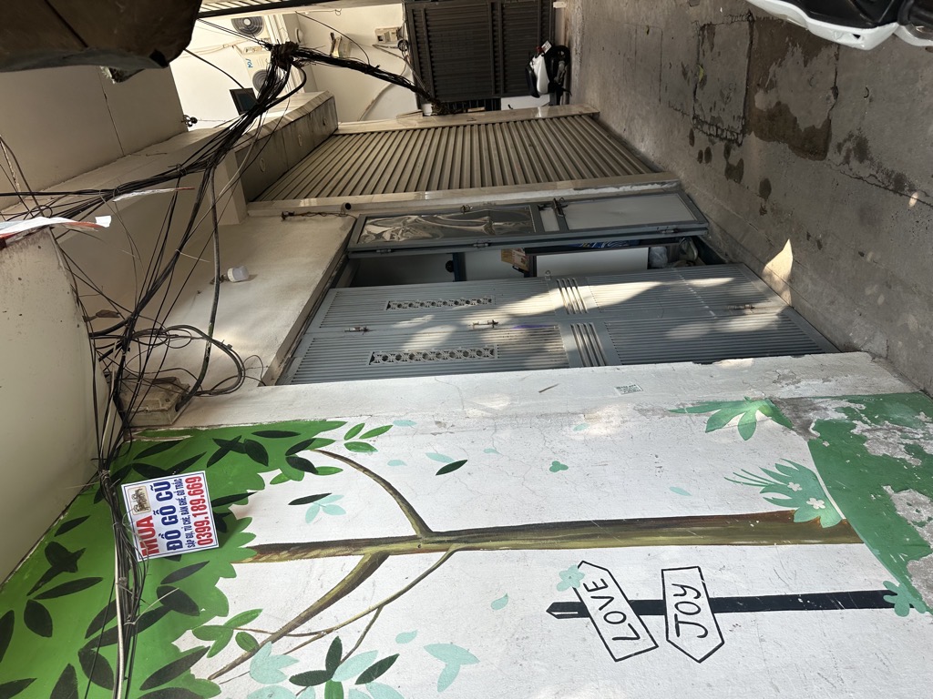 Bán nhà Trần Khát Chân - diện tích 18,4m2 5 tầng - Mặt phố - giá 7,6 tỷ