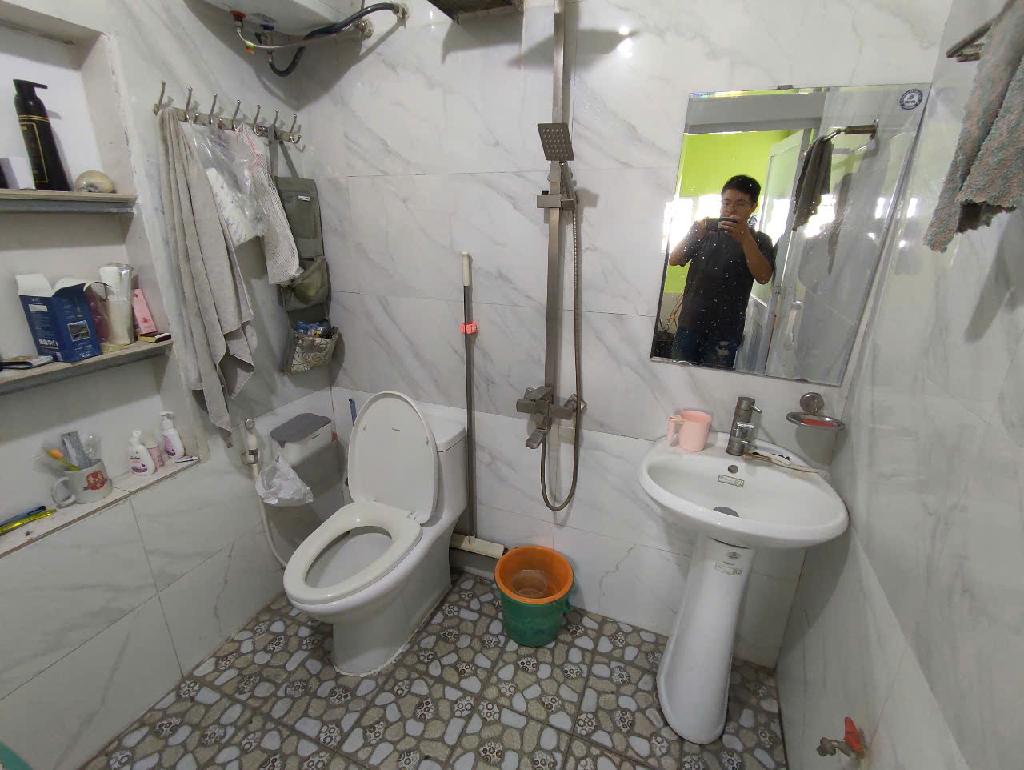 Bán nhà Lê Gia Đỉnh - diện tích 40.1m2 2 tầng - Căn hộ tập thể penhouse trung tâm - giá 5 tỷ