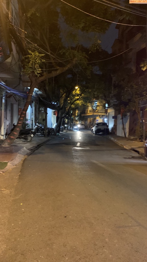 Bán nhà Cù Chính Lan - diện tích 83,6m2 5 tầng - Nhà thoáng mát, ngõ rộng thông tứ tung - giá 20 tỷ