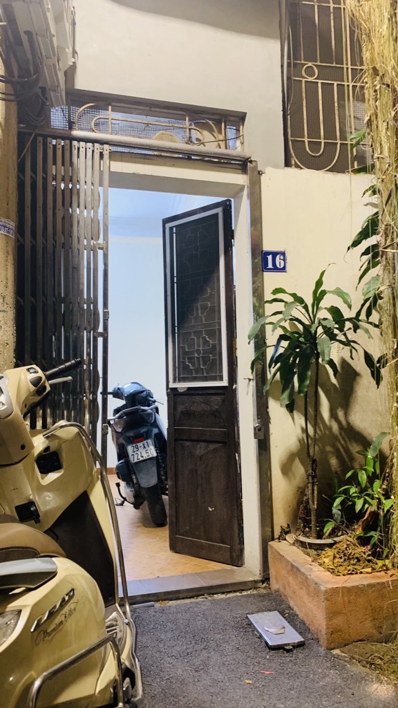 Bán nhà Cù Chính Lan - diện tích 83,6m2 5 tầng - Nhà thoáng mát, ngõ rộng thông tứ tung - giá 20 tỷ