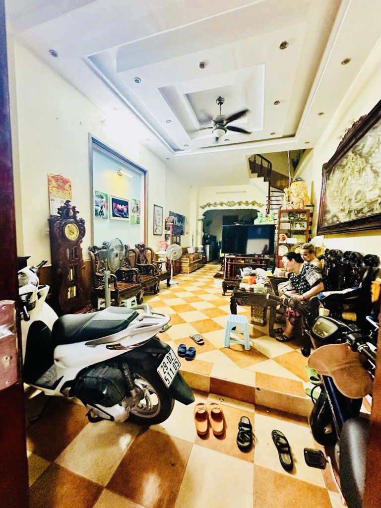 Bán nhà Cù Chính Lan - diện tích 83,6m2 5 tầng - Nhà thoáng mát, ngõ rộng thông tứ tung - giá 20 tỷ