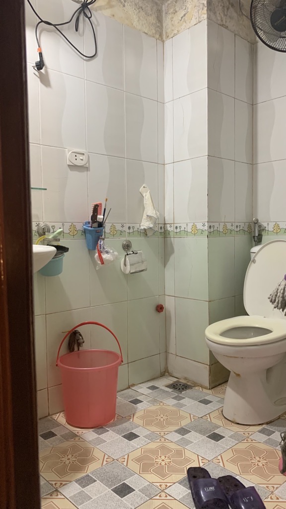 Bán nhà Cù Chính Lan - diện tích 83,6m2 5 tầng - Nhà thoáng mát, ngõ rộng thông tứ tung - giá 20 tỷ