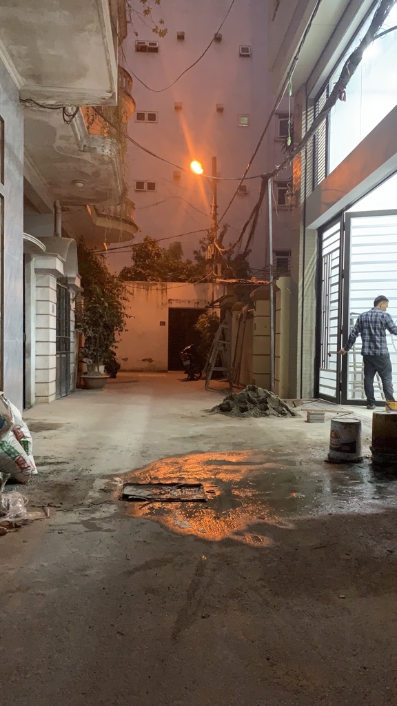 Bán nhà Cù Chính Lan - diện tích 83,6m2 5 tầng - Nhà thoáng mát, ngõ rộng thông tứ tung - giá 20 tỷ