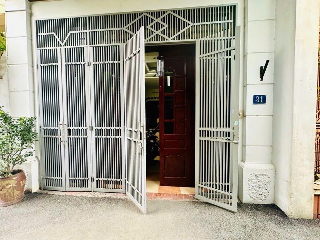 Bán nhà Cù Chính Lan - diện tích 83,6m2 5 tầng - Nhà thoáng mát, ngõ rộng thông tứ tung - giá 20 tỷ