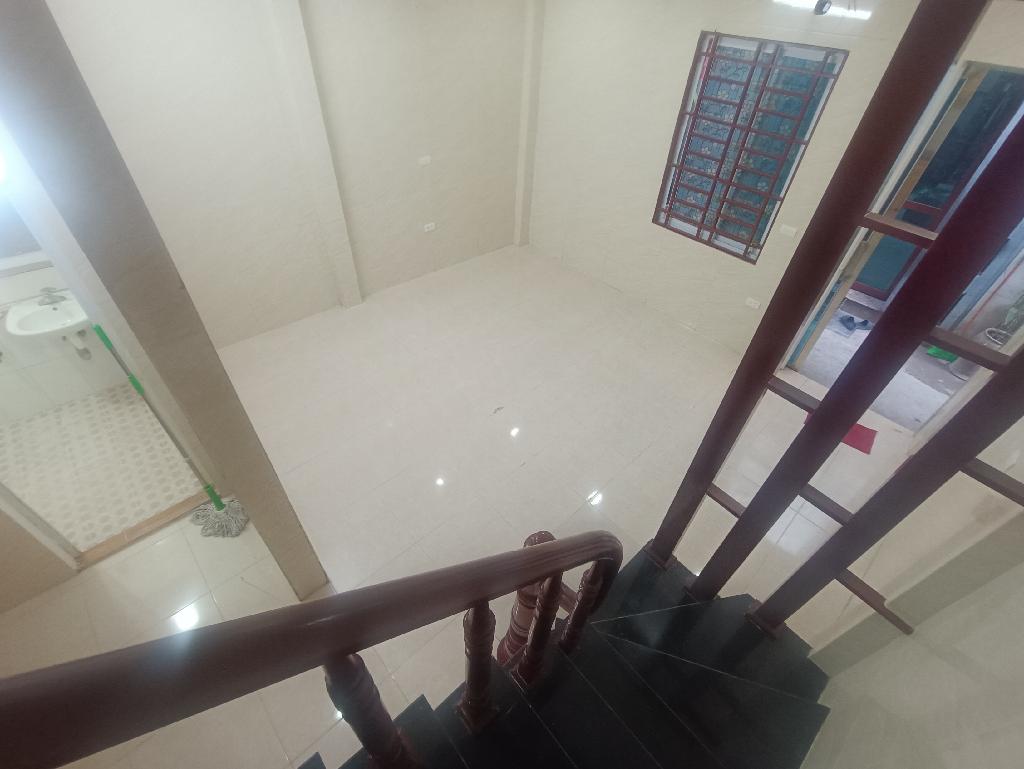 Bán nhà Đông Thiên - diện tích 30m2 2 tầng - nhà chưa sổ - giá 2,4 tỷ