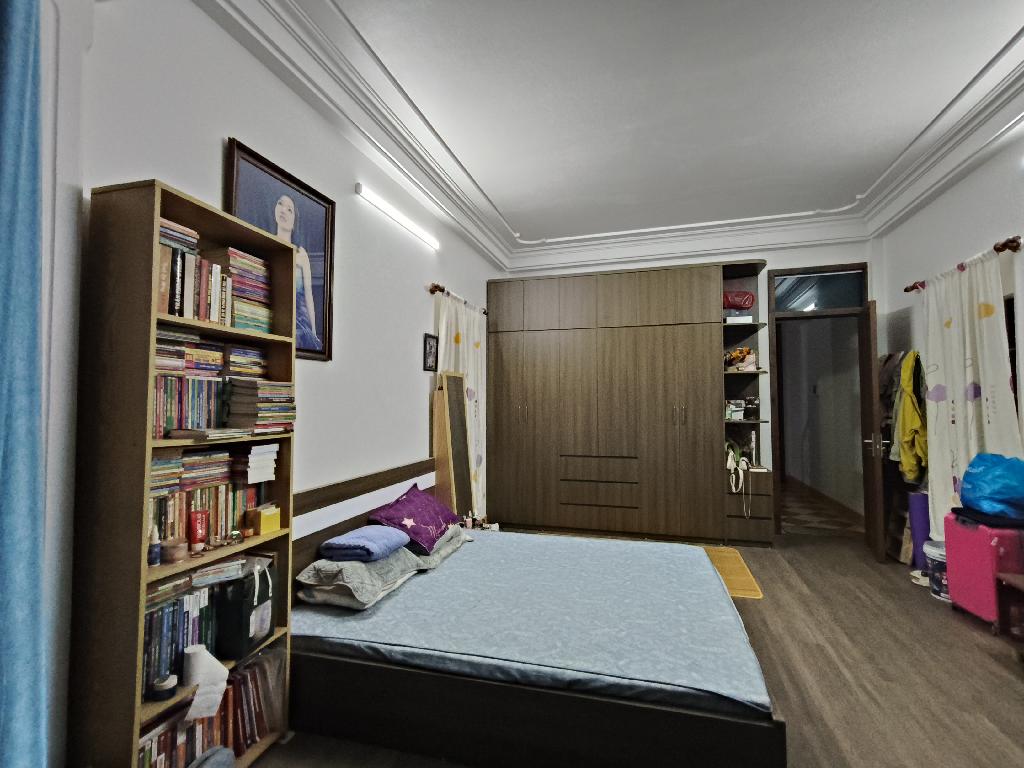 Bán nhà Giải Phóng - diện tích 47m2 5 tầng - Mặt phố kinh doanh - giá 15,5 tỷ