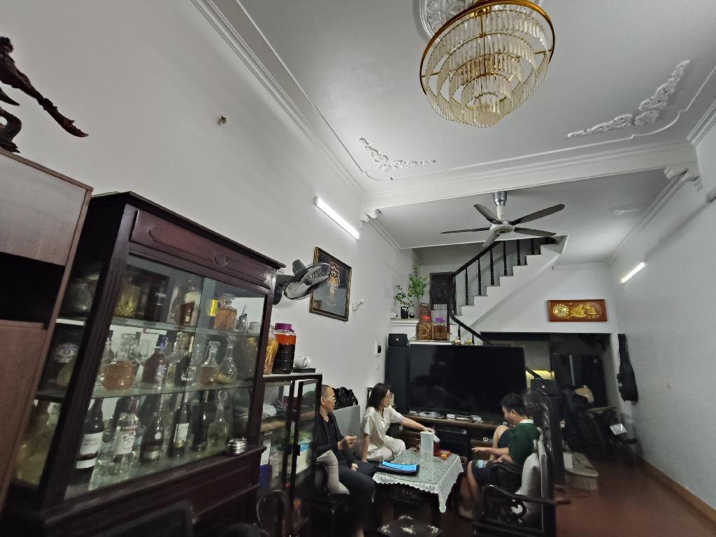 Bán nhà Giải Phóng - diện tích 47m2 5 tầng - Mặt phố kinh doanh - giá 15,5 tỷ