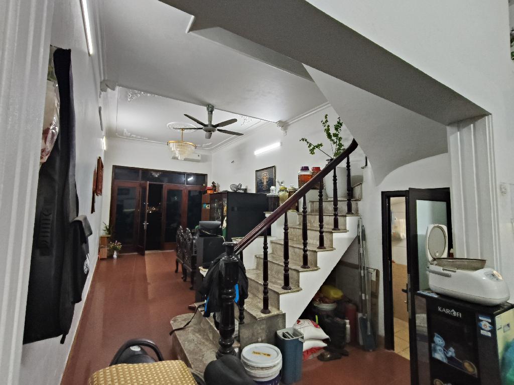 Bán nhà Giải Phóng - diện tích 47m2 5 tầng - Mặt phố kinh doanh - giá 15,5 tỷ