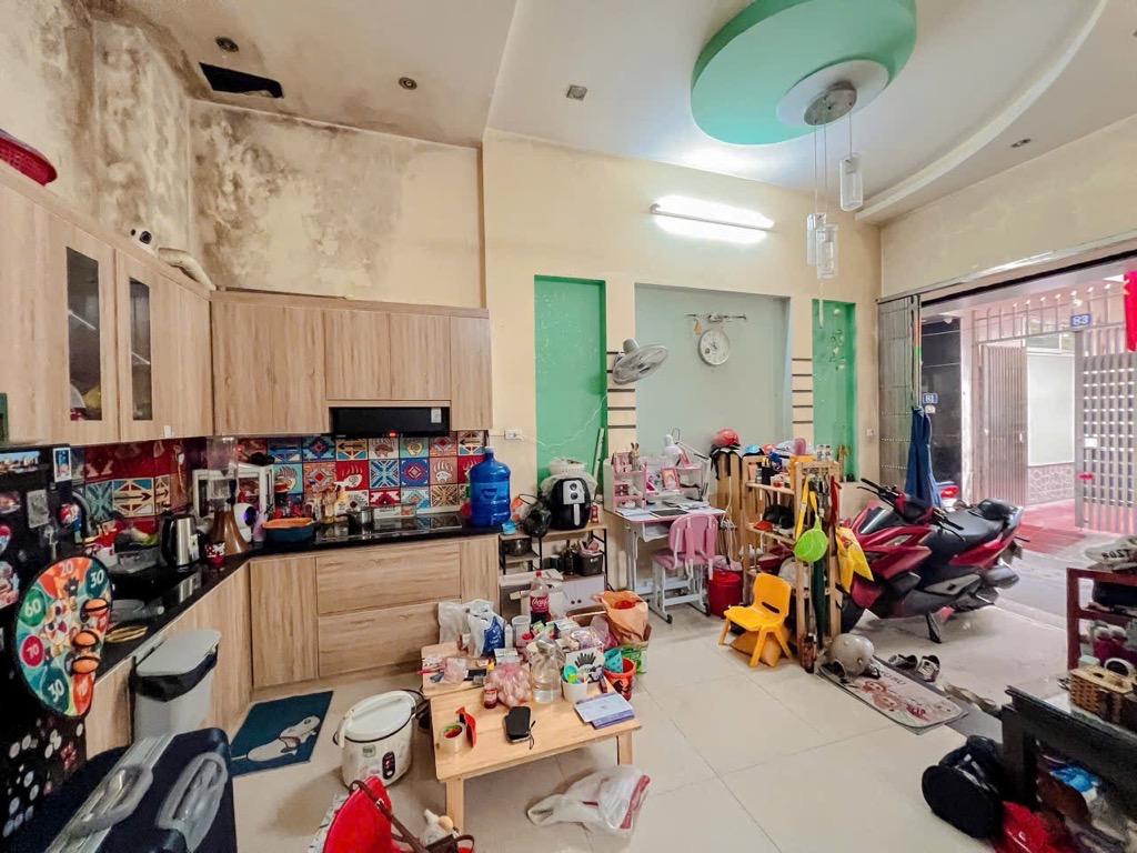 Bán nhà Chùa Láng - diện tích 44.3m2 4 tầng - Mặt ngõ kinh doanh - giá 13 tỷ