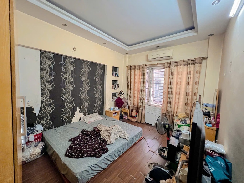 Bán nhà Chùa Láng - diện tích 44.3m2 4 tầng - Mặt ngõ kinh doanh - giá 13 tỷ