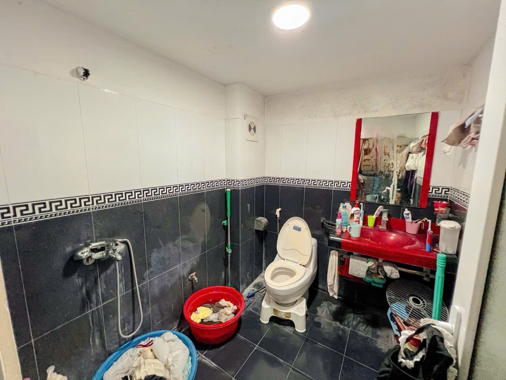 Bán nhà Chùa Láng - diện tích 44.3m2 4 tầng - Mặt ngõ kinh doanh - giá 13 tỷ