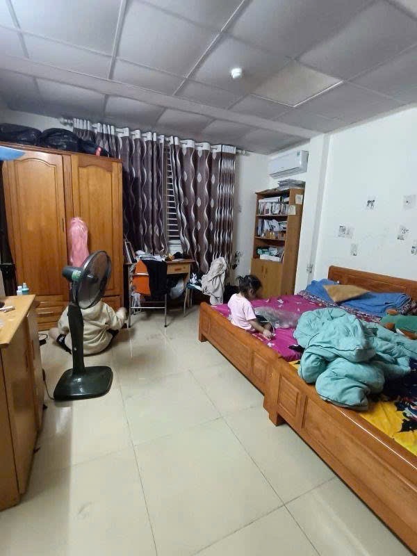 Bán nhà Hào Nam - diện tích 72,0m2 4 tầng - Ô TÔ TRÁNH - giá 21 tỷ