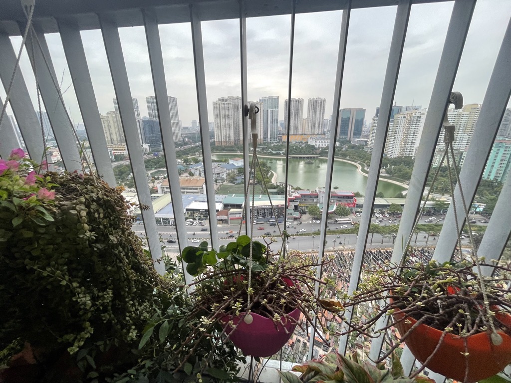 Bán nhà Lê Văn Lương - diện tích 100m2 17 tầng - Căn hộ cao cấp - giá 11 tỷ