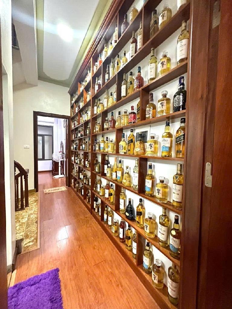 Bán nhà Hoàng Văn Thái - diện tích 42,3m2 5 tầng - Ô tô tránh - giá 19,5 tỷ