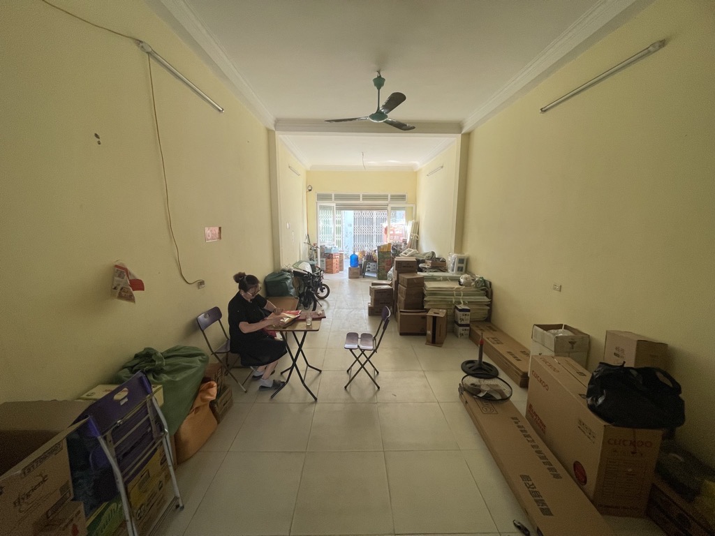 Bán nhà Nguyễn Xiển - diện tích 72m2 3 tầng - Ô tô tránh - giá 8,6 tỷ