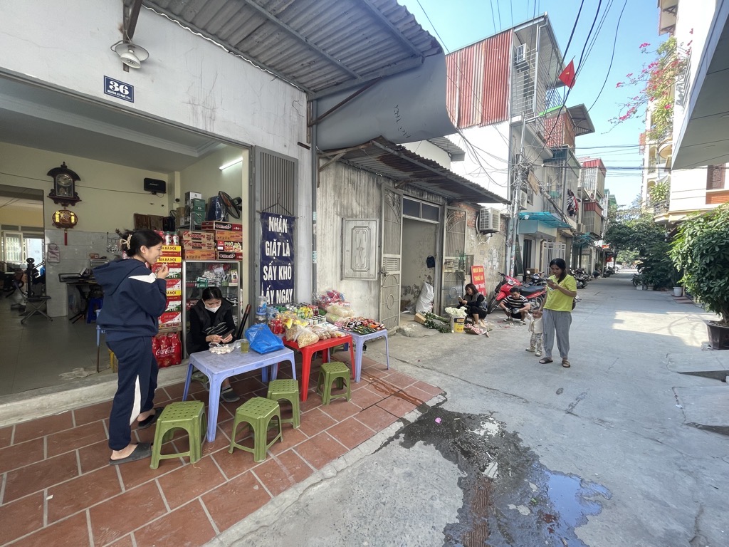 Bán nhà Nguyễn Xiển - diện tích 72m2 3 tầng - Ô tô tránh - giá 8,6 tỷ